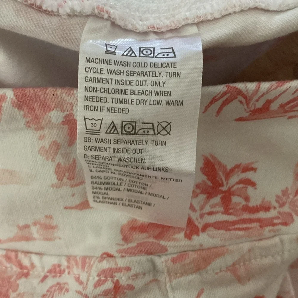 Belle by Kim Gravel Twill Toile Print Capri Jean